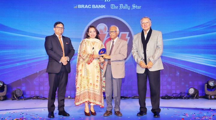 ‘আইসিটি উইমেন অব দ্য ইয়ার’ স্বীকৃতি পেলেন আম্বারীন রেজা